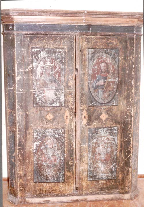 Schrank vor Restauration