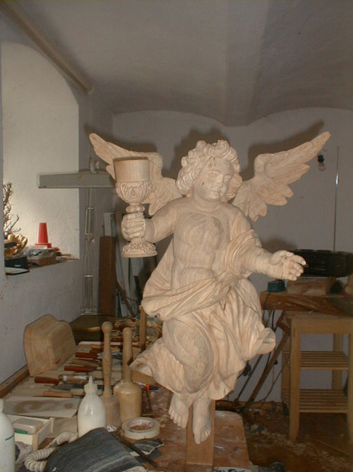 Geschnitzte Figuren Geschnitzte Figuren